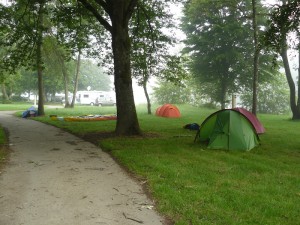 29 mai 08h36-Decize-Camping des Halles-les tentes