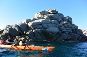 Clair et Vincent en K2 le long de la côte