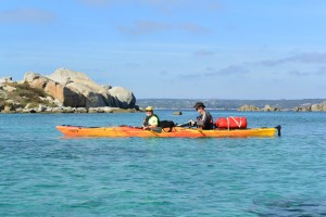 Claire et Vincent en K2 dans les Îles Lavezzi