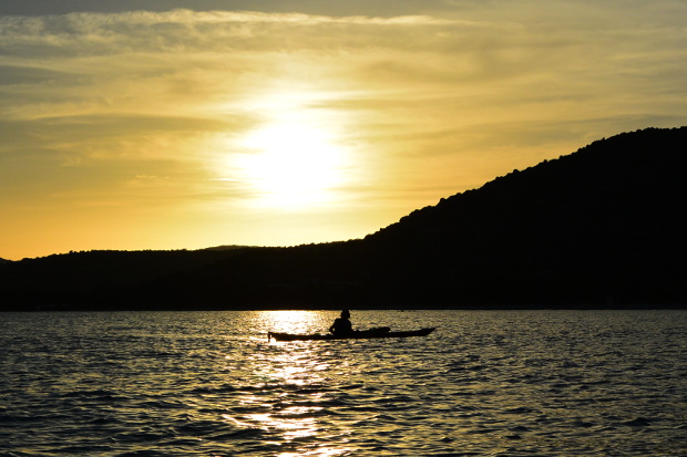 645-Corse-20 octobre 18h07-Palombaggia-kayak silhouette-FINAL