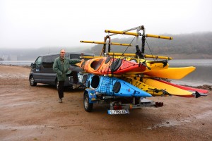 Jean-Christophe devant les bateaux