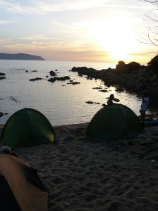 Corse 2013 - tentes sur la plage