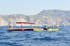 Raid Littoral 13-895-08 août 2015 12h17 - Marseille - Parc national des Calanques - traversée vers Sormiou - dessalage pirogue