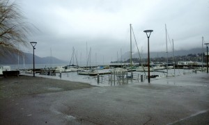 le port d'Aix-les-bains sous la pluie (photo : Jean-Christophe)